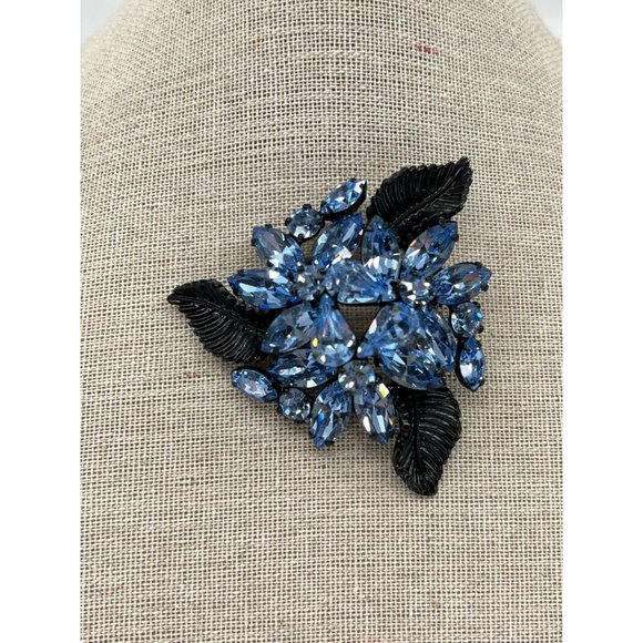 Vintage Weiss Japanned Light Sapphire Blue Double Tiered Statement Brooch - Picture 5 of 7